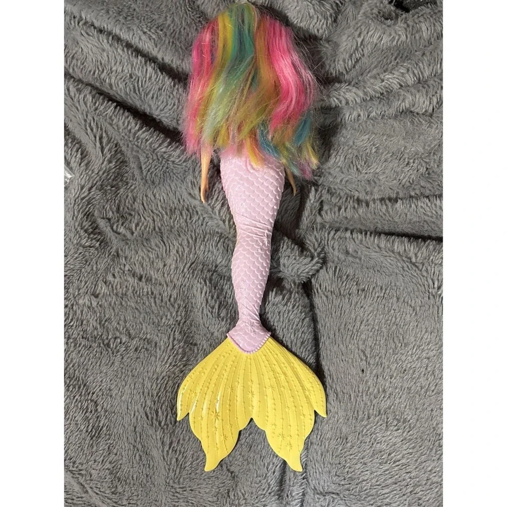 Mattel 2013 Barbie Dreamtopia Rainbow Magic Color Changing Hair Mermaid Doll
